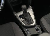 manete Yaris Cross