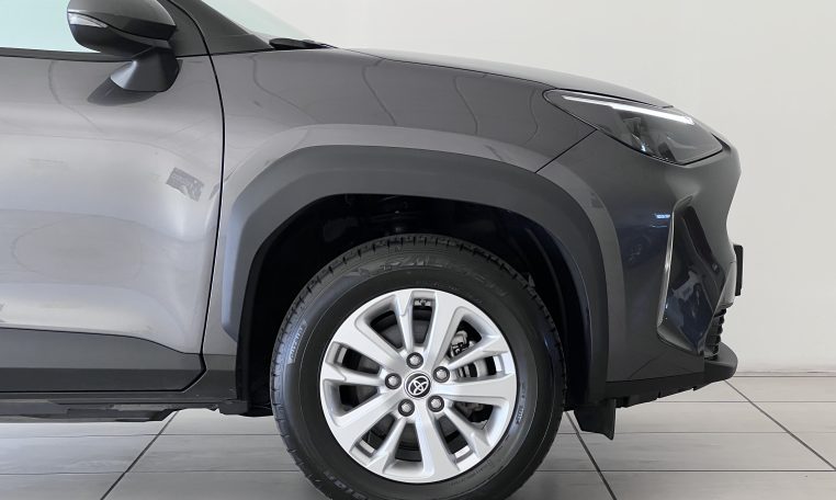 roda yaris cross